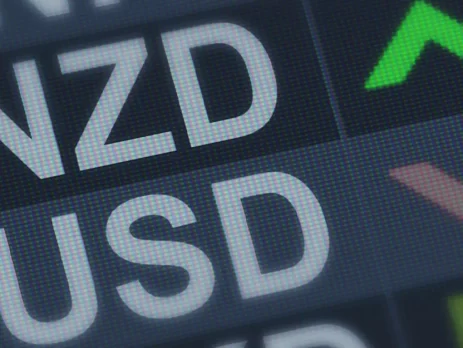 NZDUSD_H4_Technical_and_Fundamental_Analysis